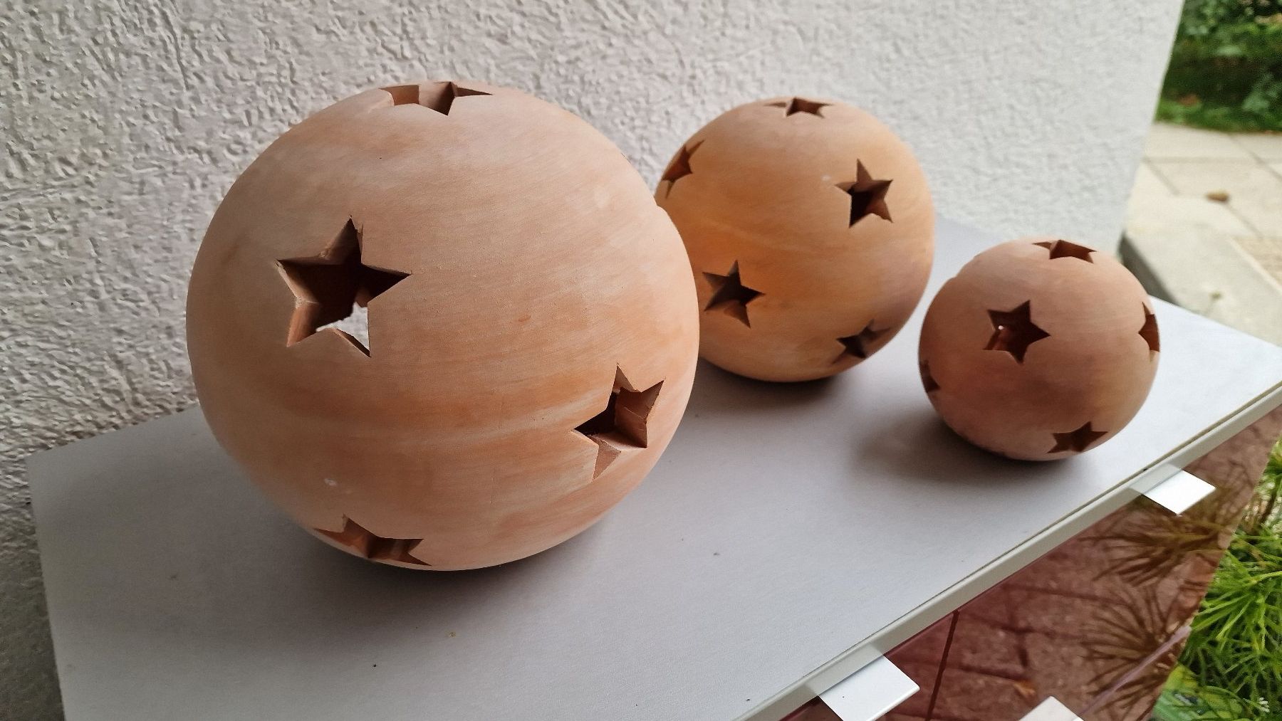 Toutes les décorations: 3 Weihnachtskugeln aus Ton – D'occasion à Wil  AG par Kfloh 1