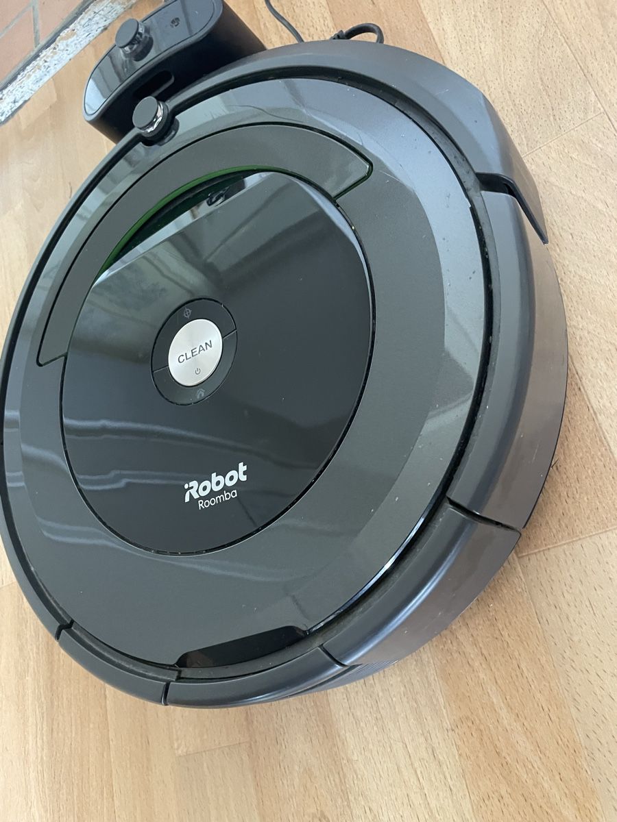 Irobot Aspirapolveri & Accessori: iRobot Roomba Staubsaugerroboter – Usato da Wallisellen venduto da ale_v9vd 2