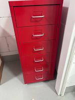 Roter Metall-Schubladenschrank mit 6 Schubladen