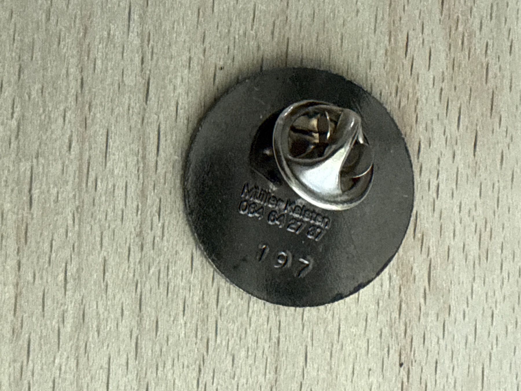 Plaketten & Abzeichen: Pin Wanderverein Uto – Gebraucht aus Glattbrugg von Schweigmatt 1