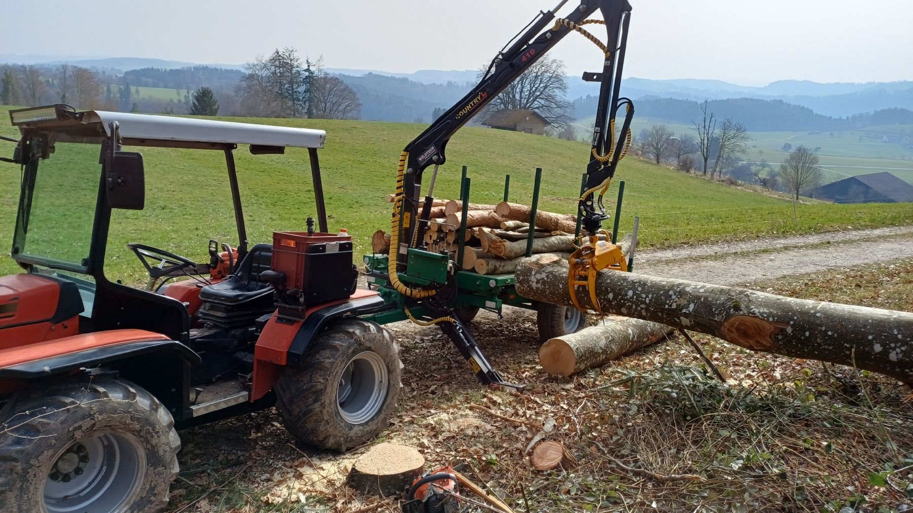Carraro Trattori: Carraro mit Kipper und Forstkran – Usato da Tobel venduto da Schlufi501 8