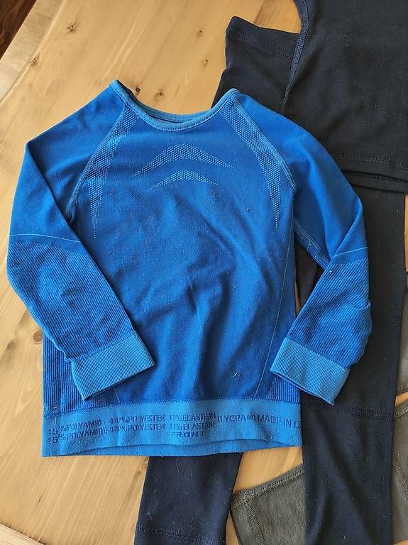 Unterwäsche: Thermoset in grösse 98/104 – Gebraucht aus Flawil von minggeli83 1