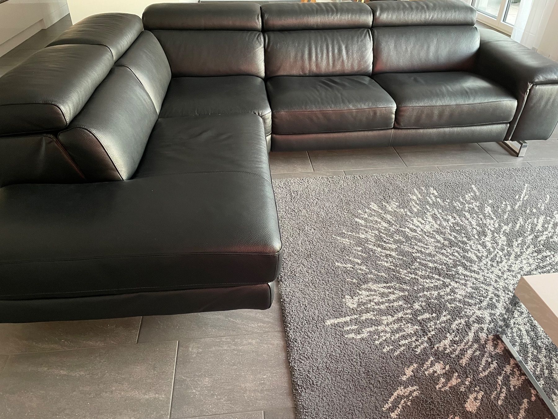 Sofas: Schwarzes Ecksofa aus Leder – Gebraucht aus Birmenstorf AG von Paolo074