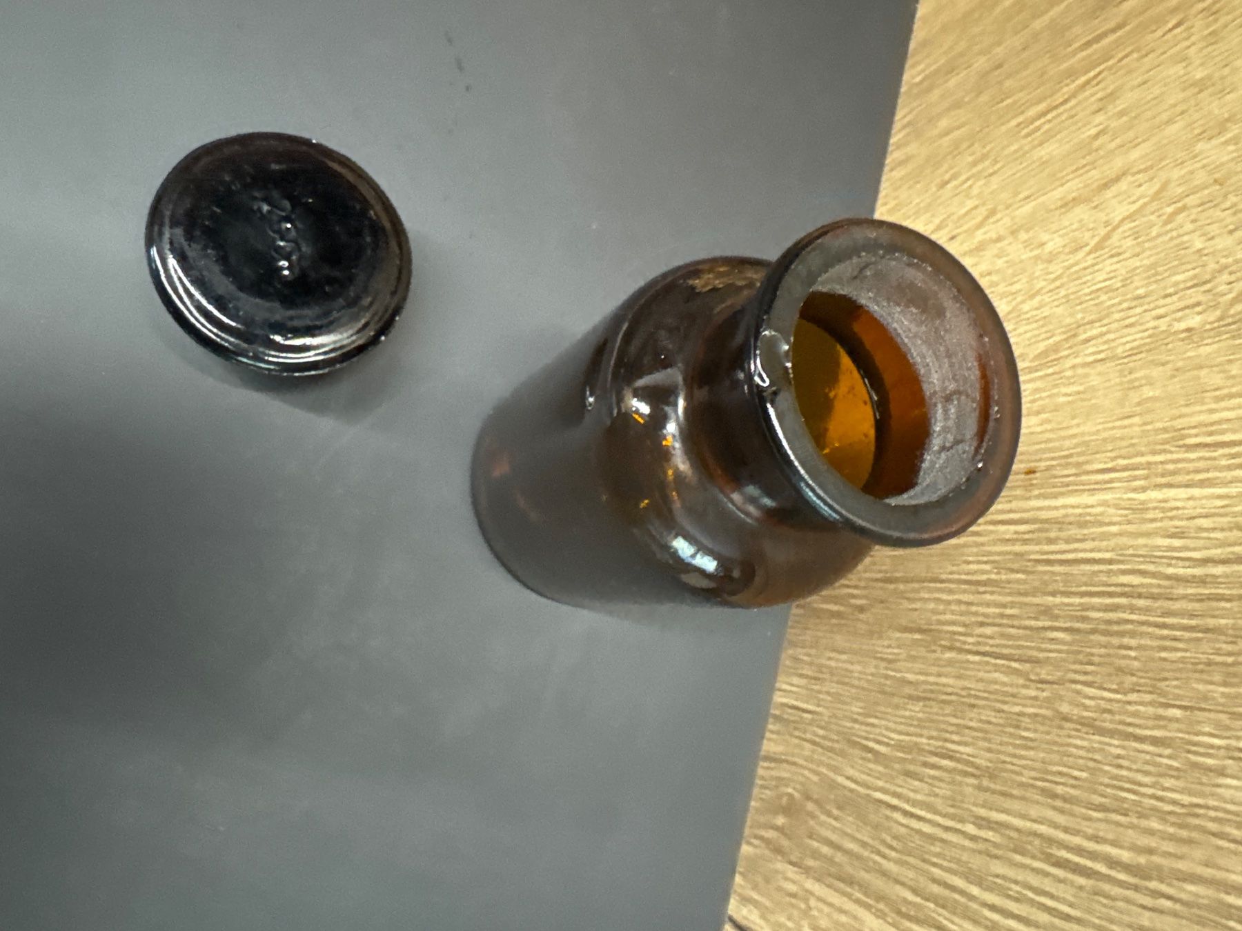 Laborzubehör: Ancienne bouteille pharmacie brune 250 ml – Gebraucht aus Lajoux JU von Briard0 1