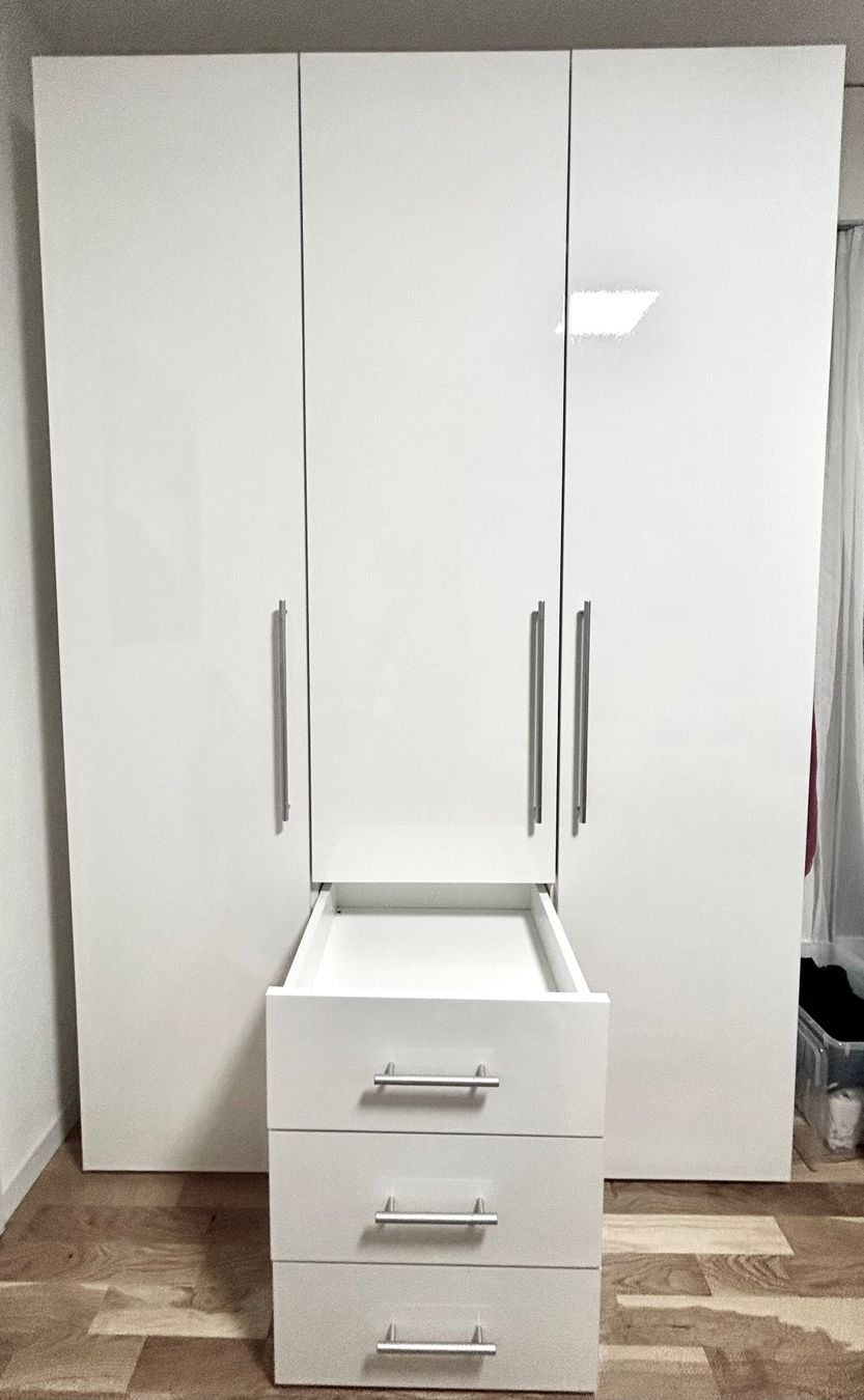 Schränke: Weisser Hochglanz‑Kleiderschrank – Neu (gemäss Beschreibung) aus Wallisellen von inf_m89s 4