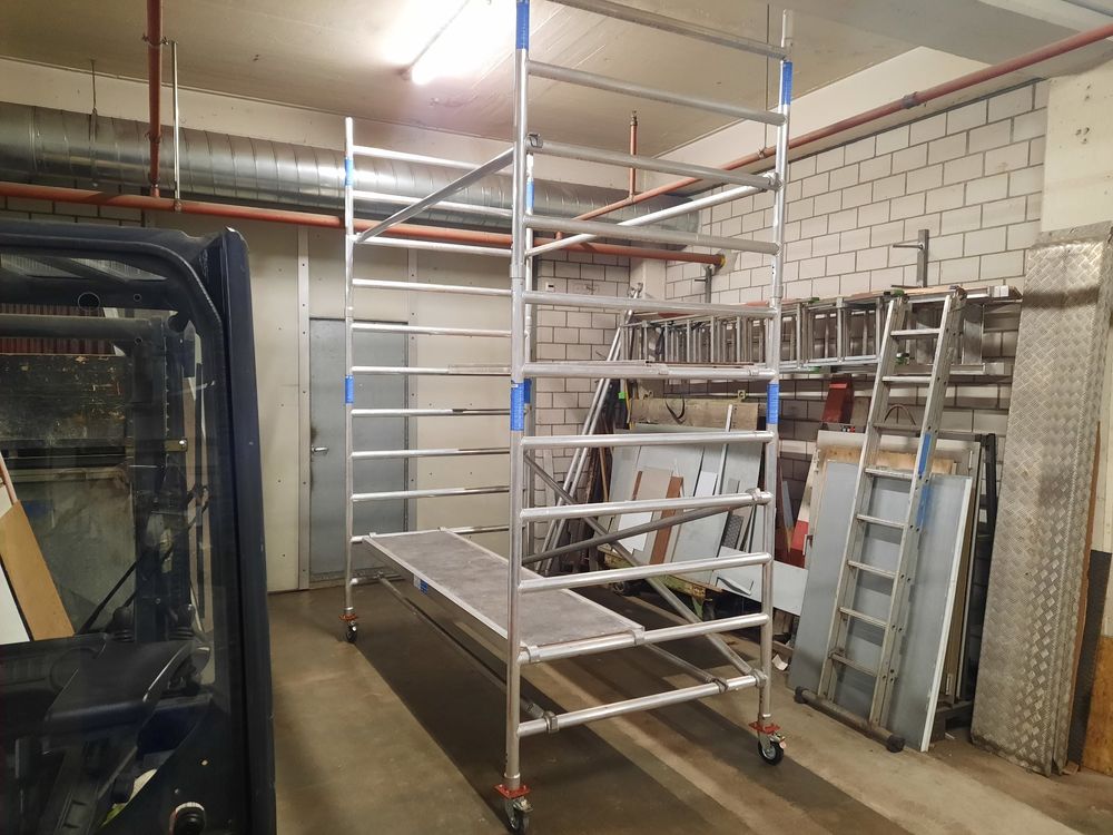 Rollgerüst Alu 1,35x2,6m Grundfläche, Arbeitshöhe bis 5,3m Kaufen auf