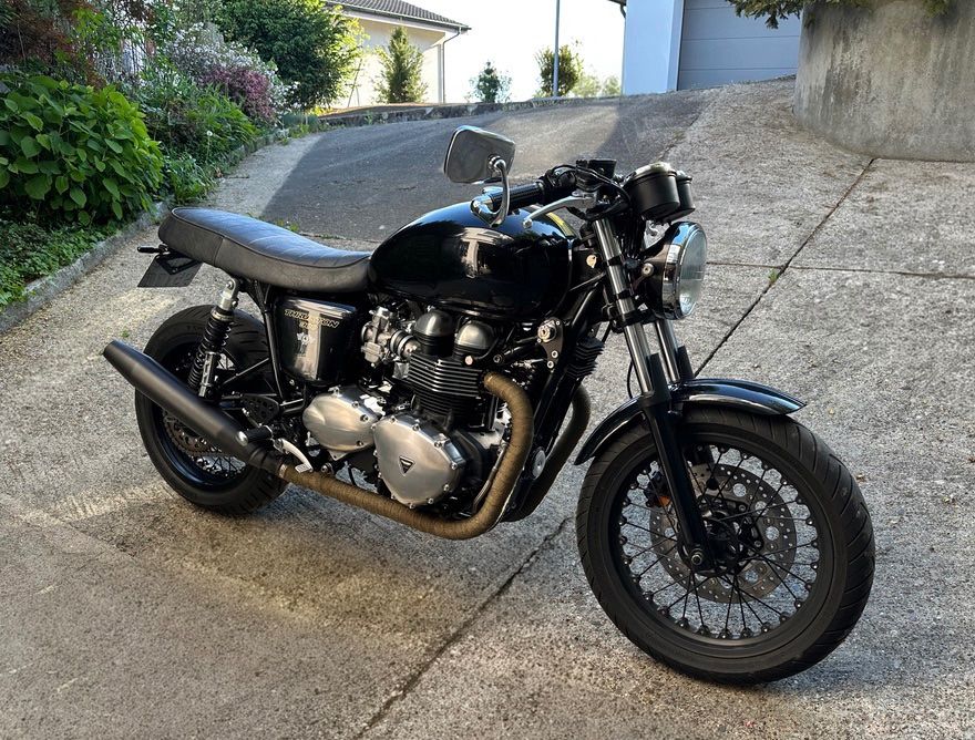 Triumph Strasse: TRIUMPH Thruxton 900 - Custom luftgekühlt – Gebraucht aus Auenstein von Stratosurfer 2