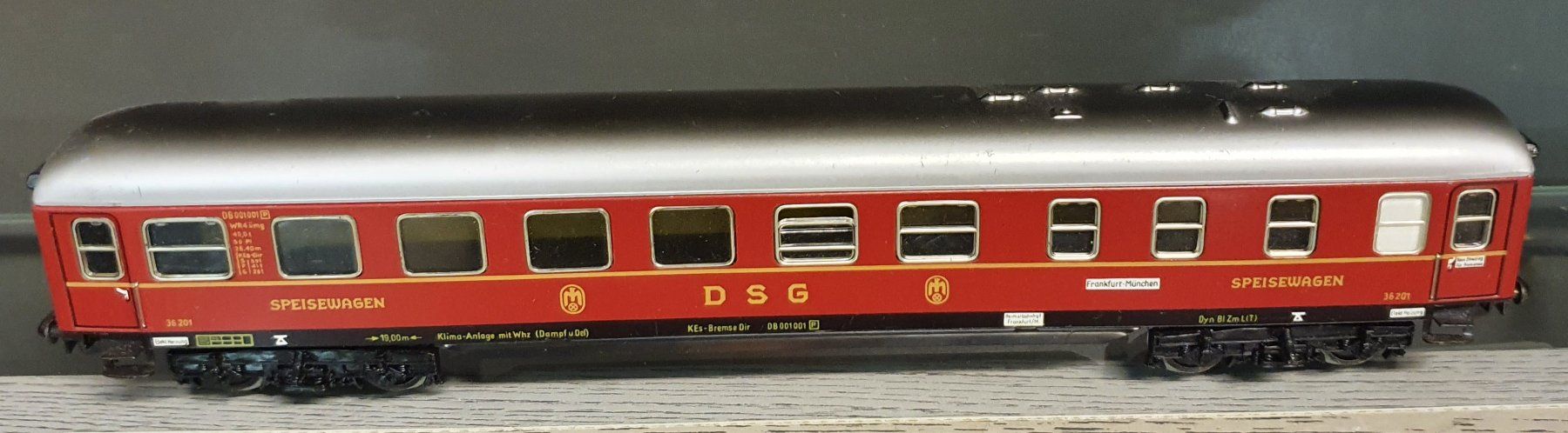 Märklin Modellini di ferrovie: MÄRKLIN: DSG SPEISEWAGEN ROT BLECHMODELL – Usato da Biglen venduto da taunus82
