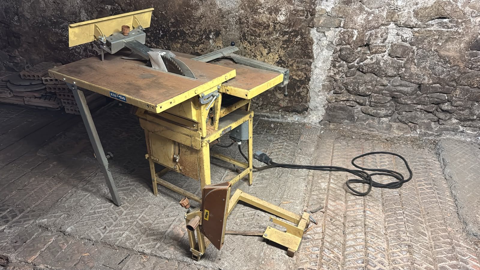 Toutes les machines: Tischfräse – D'occasion à Unterlangenegg par can_rf8g