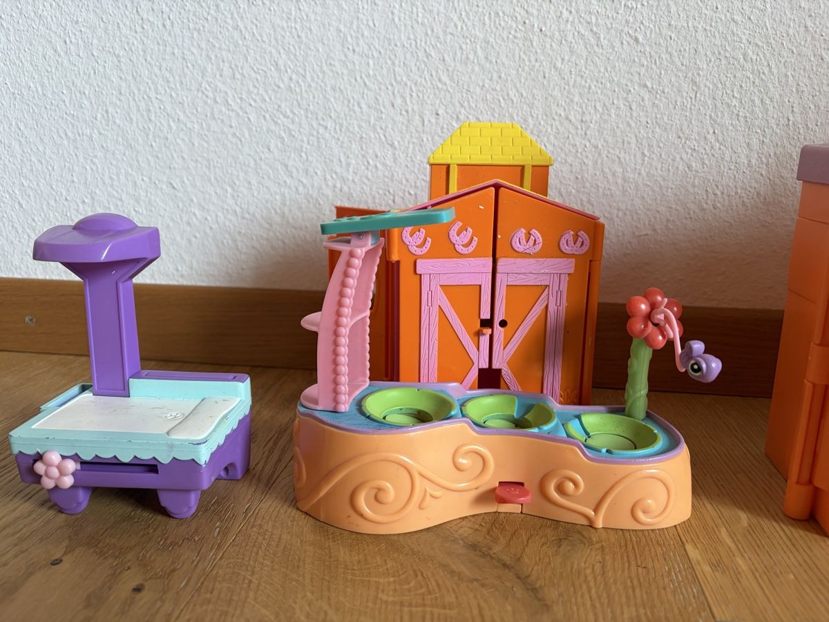 Hasbro Spielzeuge: Lot de LPS et accessoires – Gebraucht aus Chézard-St-Martin von mat_c858 2