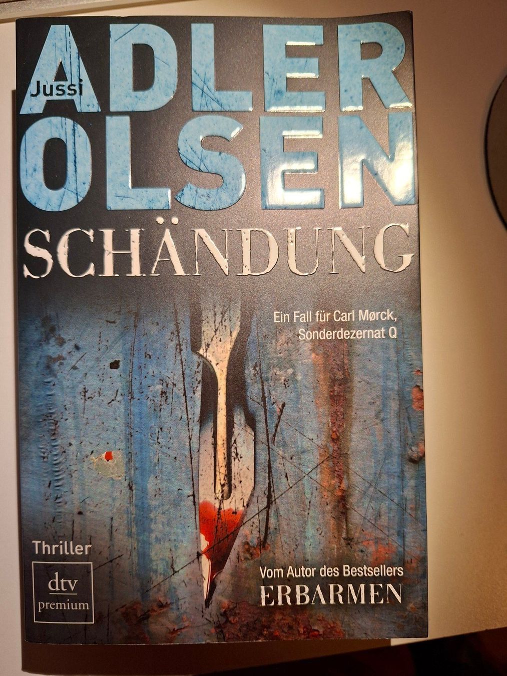Libri: Adler-Olsen "Schändung", Thriller – Usato da Dietikon venduto da Buchantiqdietikon
