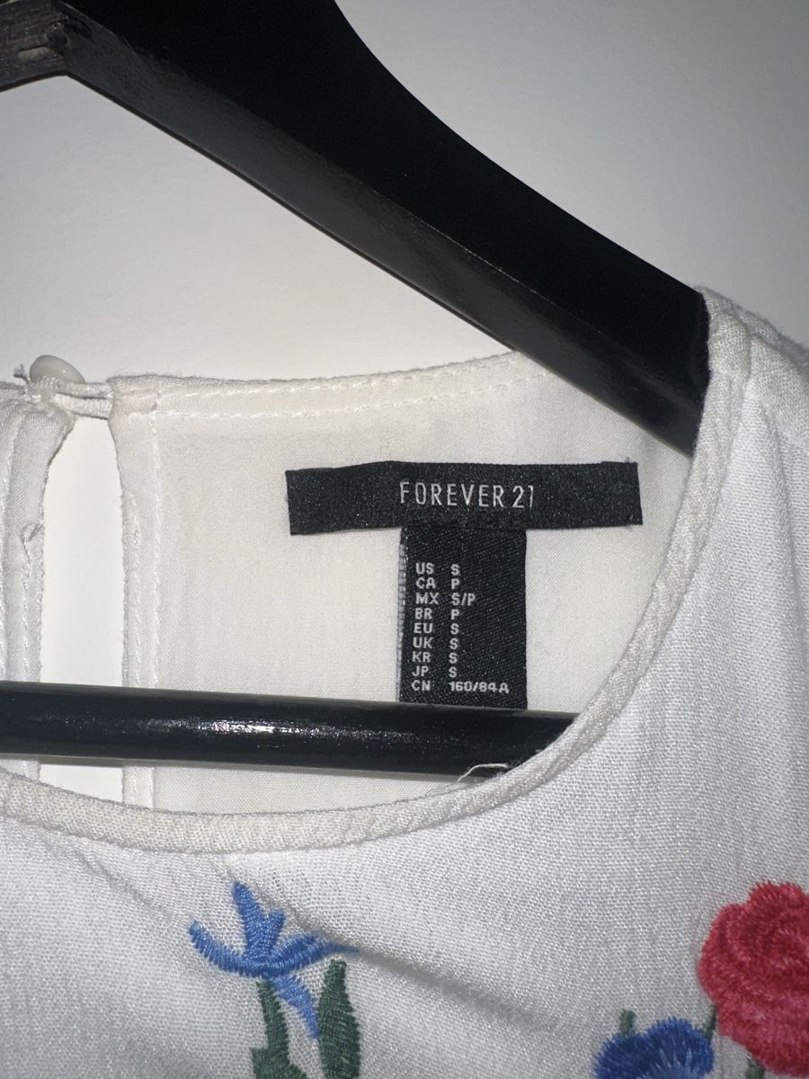 Kleider: Weisses Kleid mit gestickten Blumen – Gebraucht aus Zürich von laurenmzh 2