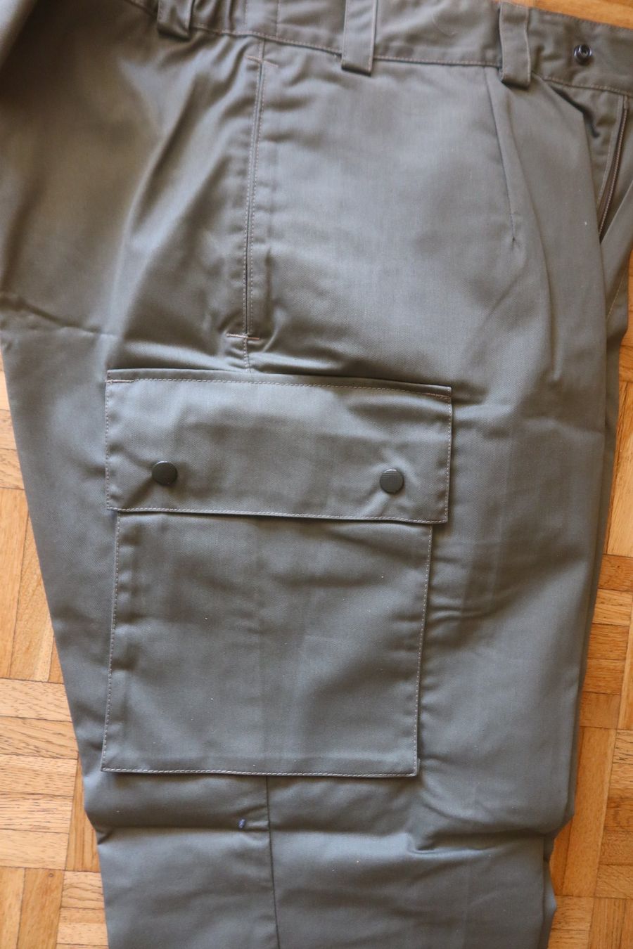Uniformen: Uniformhose olivegrün – Neu (gemäss Beschreibung) aus Chur von zowie72 2