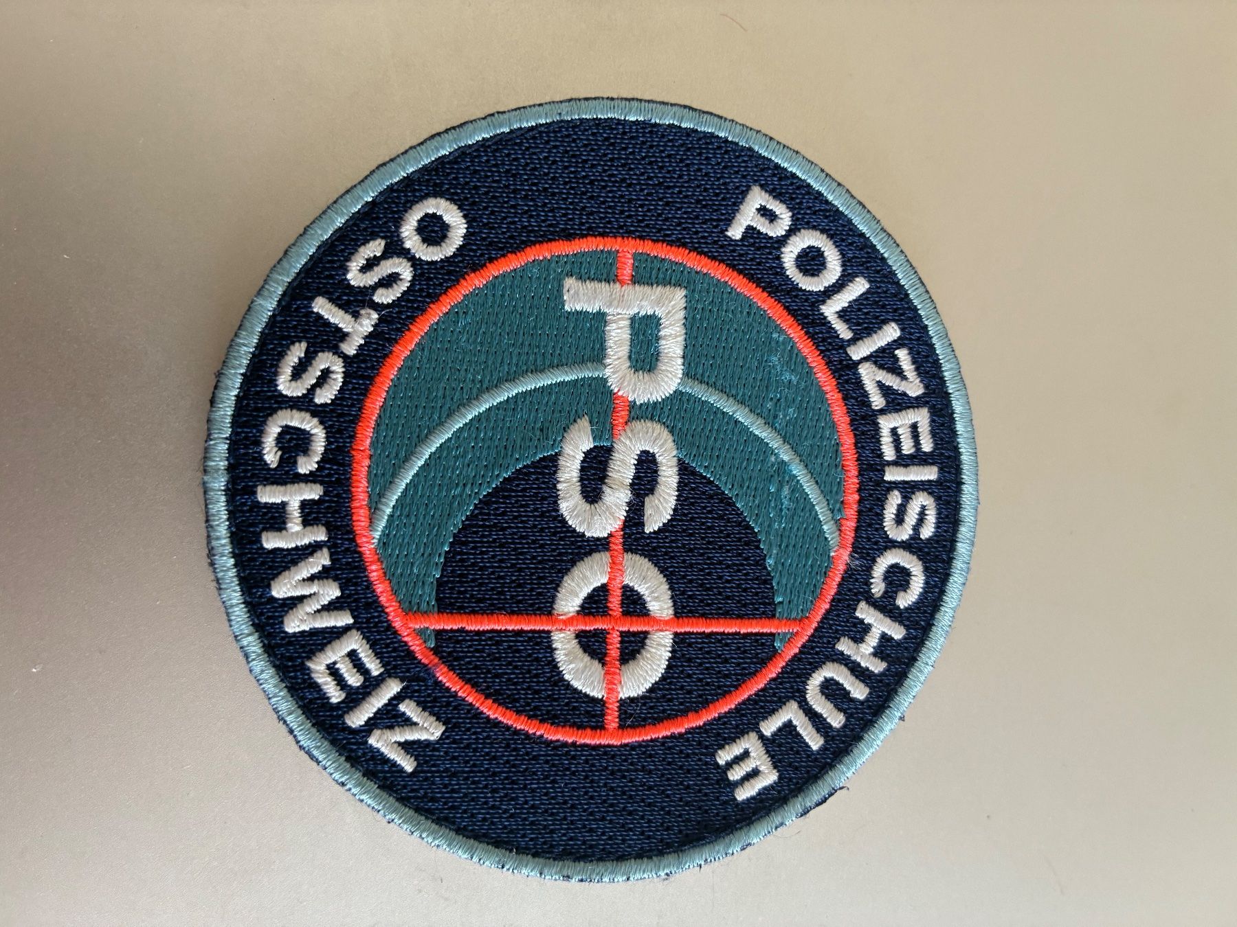 Swiss Placchette & Badge: Klett Polizeischule Ostschweiz – Usato da Oberiberg venduto da stab