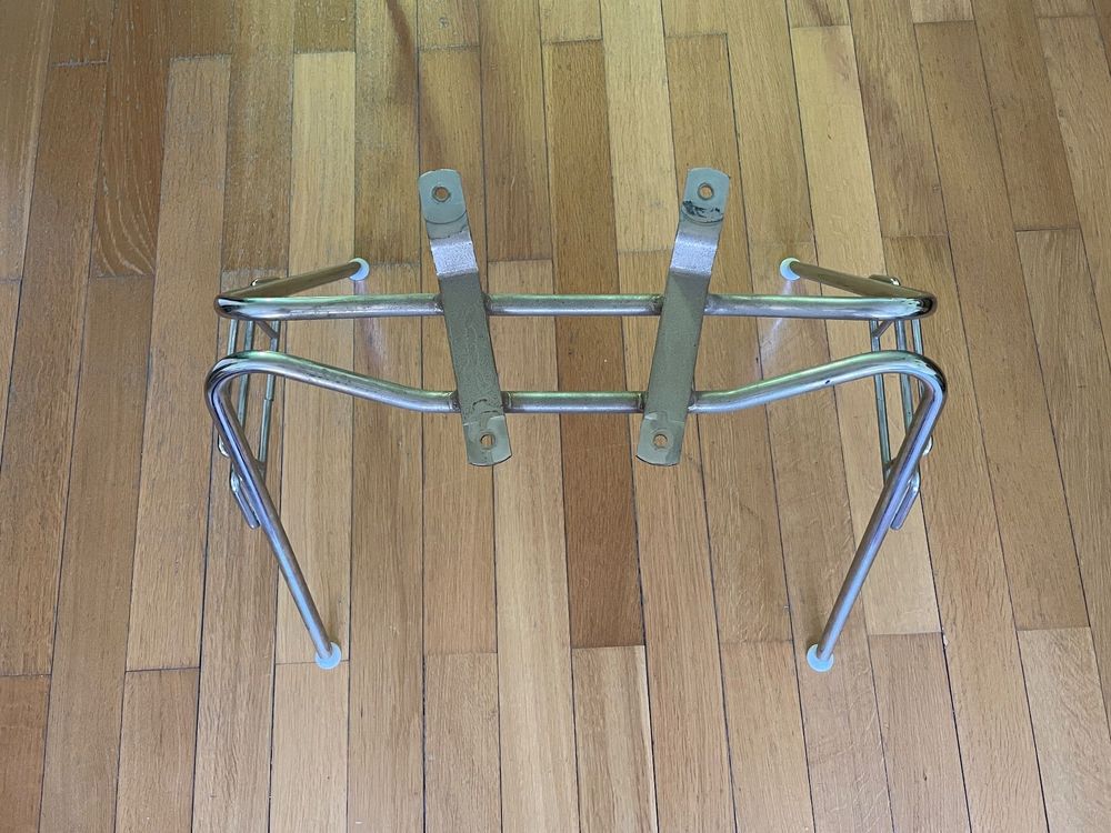 Charles & Ray Eames Stacking Base (Gebraucht) in Zürich für CHF 50 ...