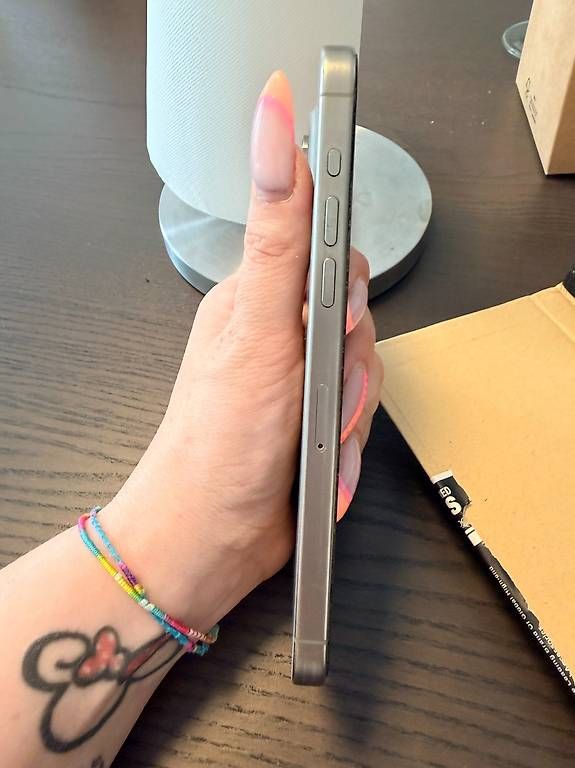 Apple Handys / Smartphones: Iphone 15Pro Max 256GB Natural – Gebraucht aus Châtel-St-Denis von tan_crr9 1