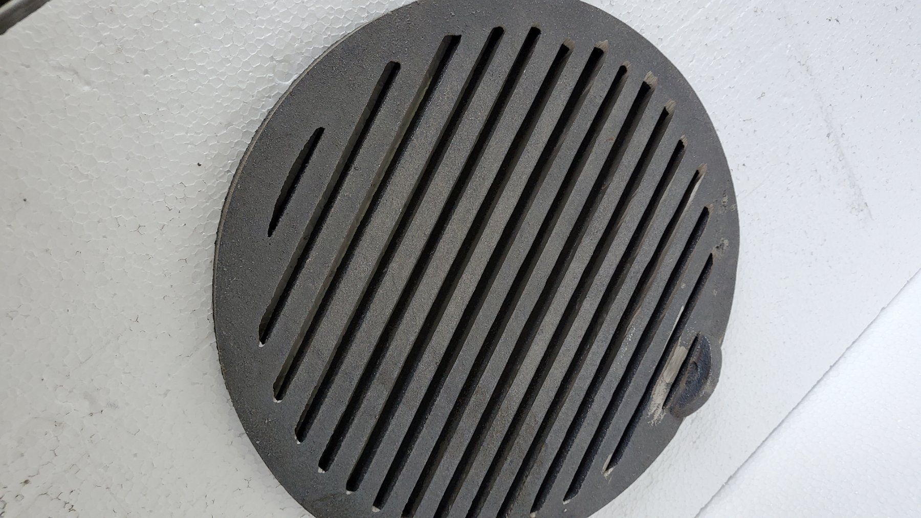 Altri mobili d'antiquariato: Ofen-Feuerrost, Ascherost, Gussrost, D=250 – Nuovo e nell'imballaggio originale da Einsiedeln venduto da Jaeggi-Gartenfeuer