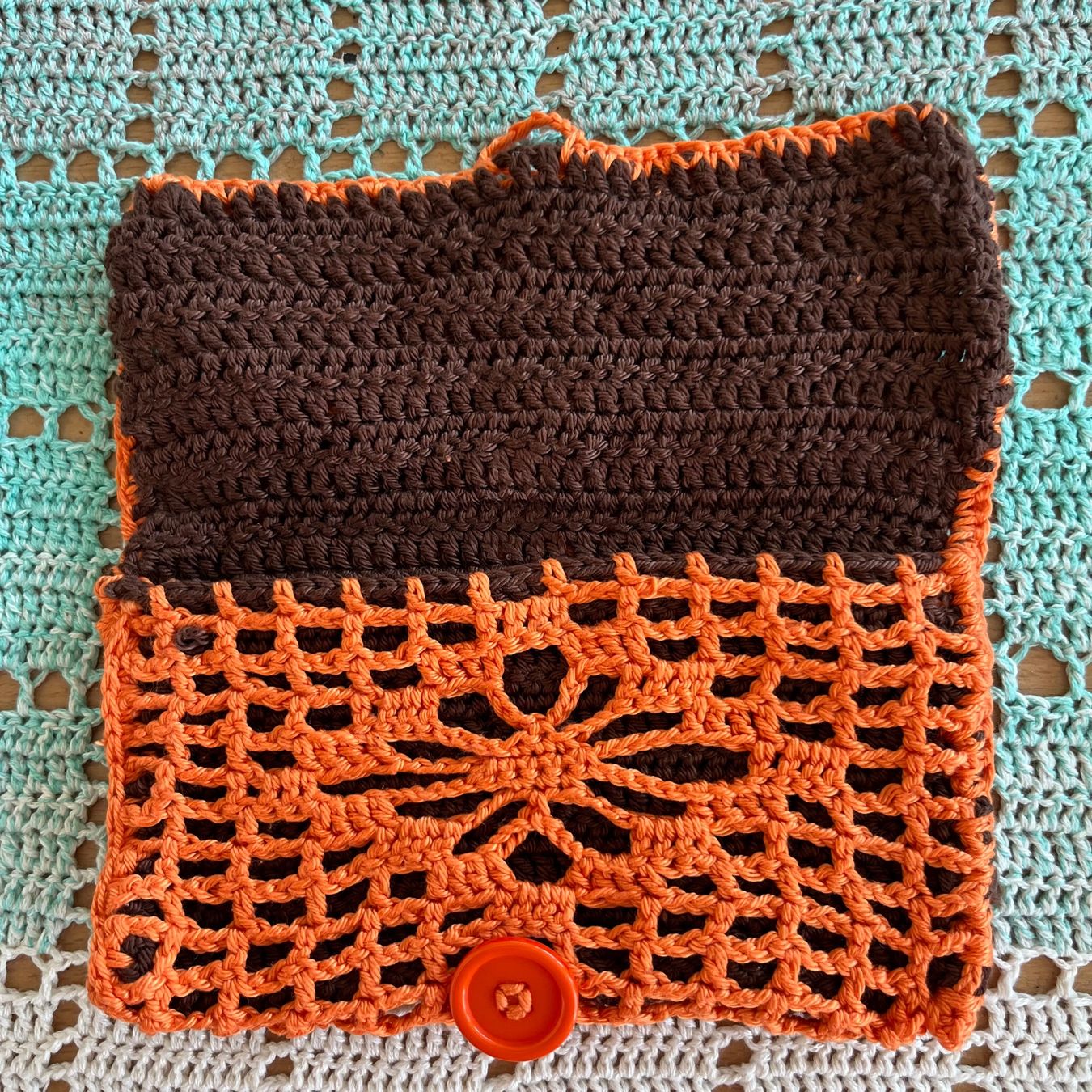 Taschen für Damen: Hübsche Häkeltasche, Braun / Orange, aufwändiges Unikat – Neu (gemäss Beschreibung) aus Baar von Schreibseele 1