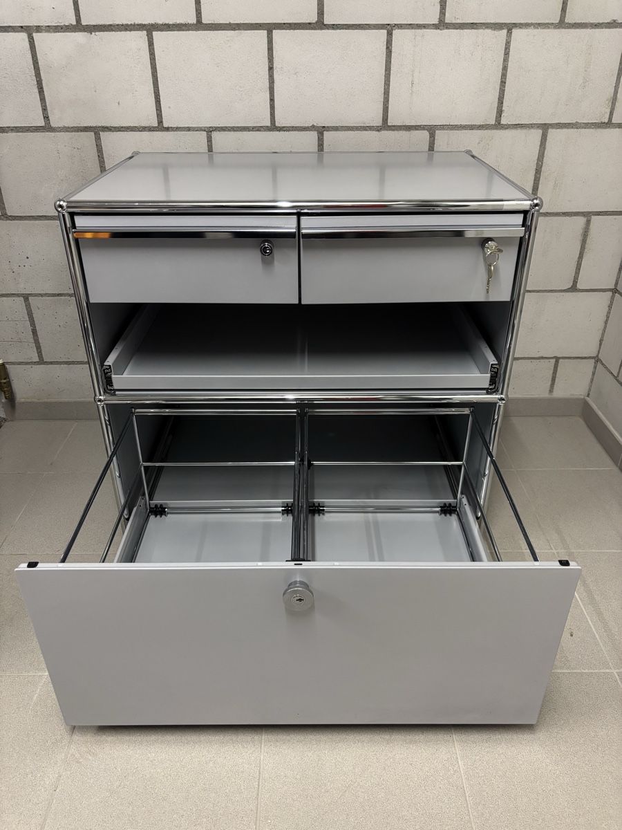 USM Cassettiere: USM Haller Multifunktionsmöbel, Lichtgrau, top Zustand! – Usato da Bolligen venduto da Kastanienmann