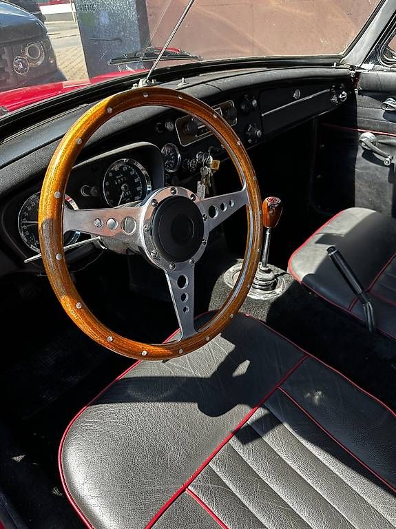 Autos: zu verkaufen MGB – D'occasion à Küssnacht am Rigi par jubaisi 2