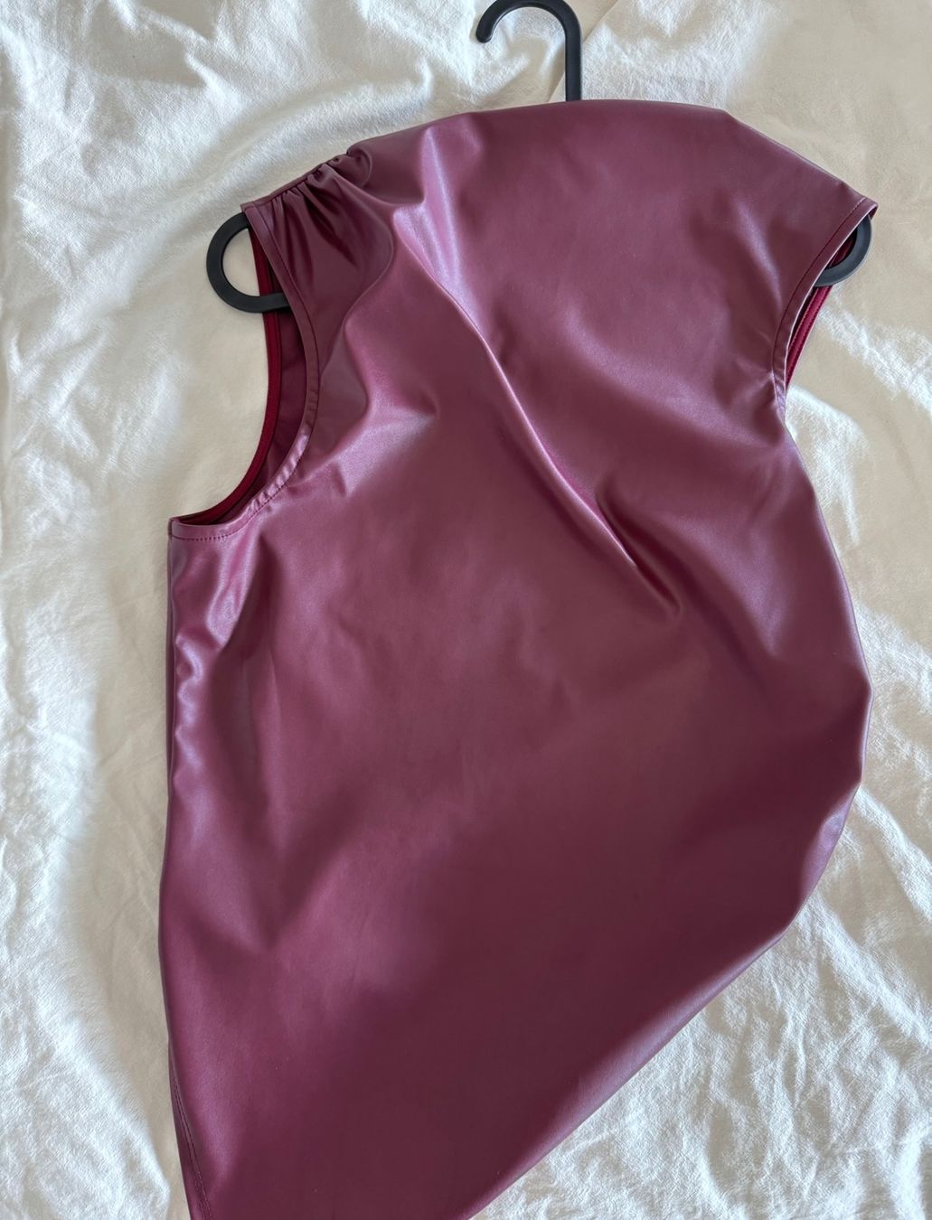 Asos Top: ASOS DESIGN - Oberteil aus Kunstleder Gr. S – Usato da Klingnau venduto da Vdado 1