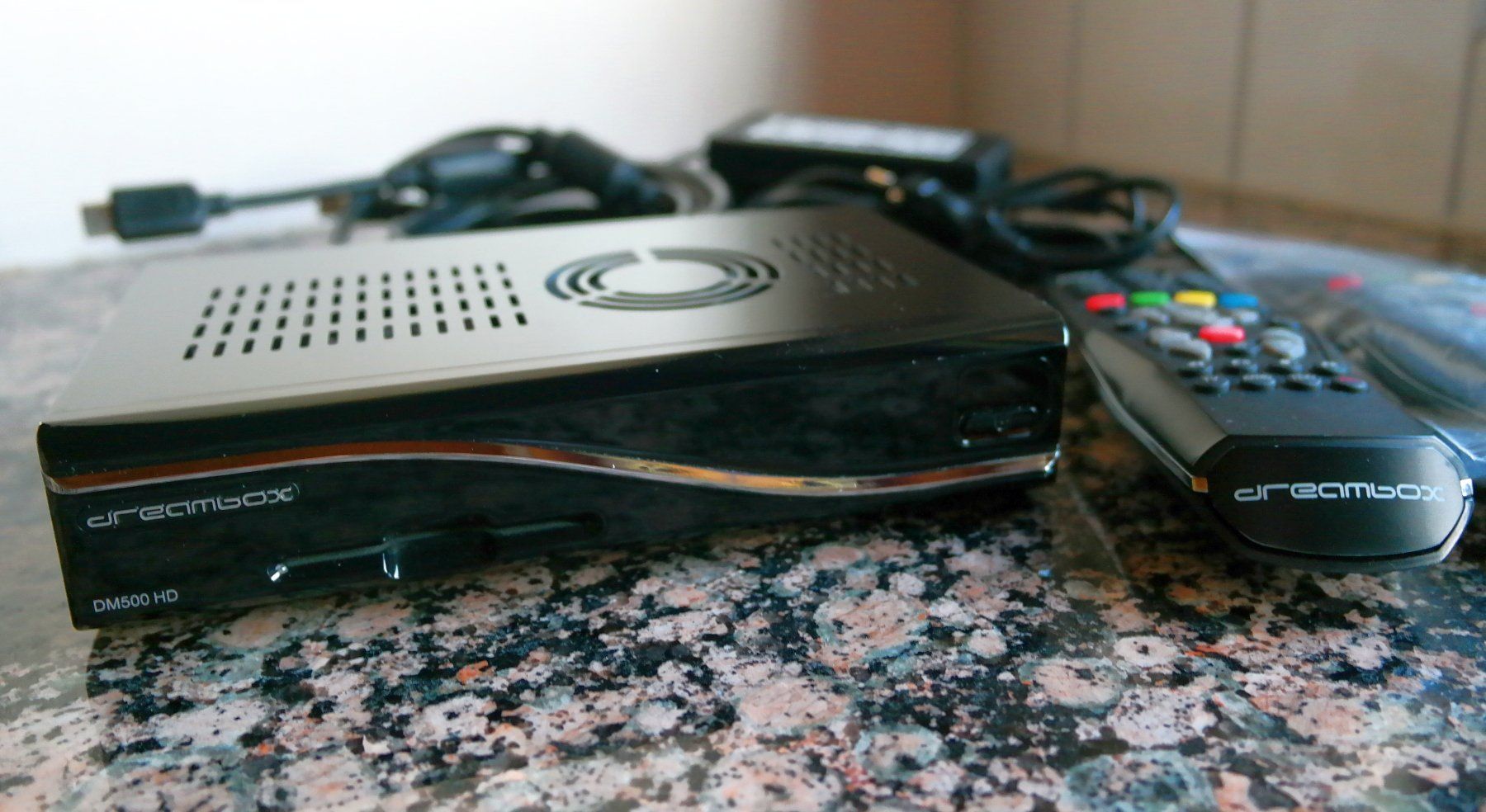 Receiver: Original Dreambox DM500 HD v2 DVB-C – Gebraucht aus Aeugst am Albis von Ldavinci