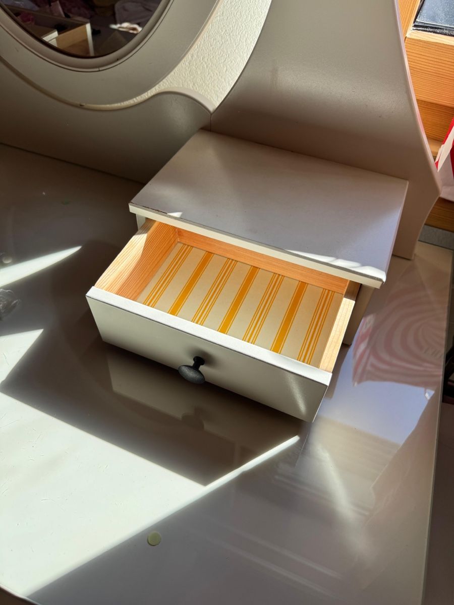 Ikea Coiffeuses: Schminktisch Hemnes Weiss – D'occasion à Elgg par Ricky9548 2