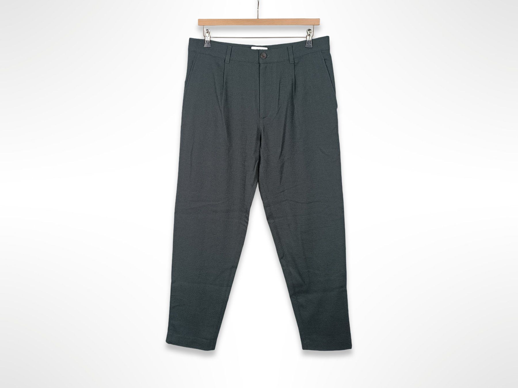 Cos Pantaloni: COS Stoffhose Anthrazit EUR 50 – Usato da Suhr venduto da Restwert_Suhr