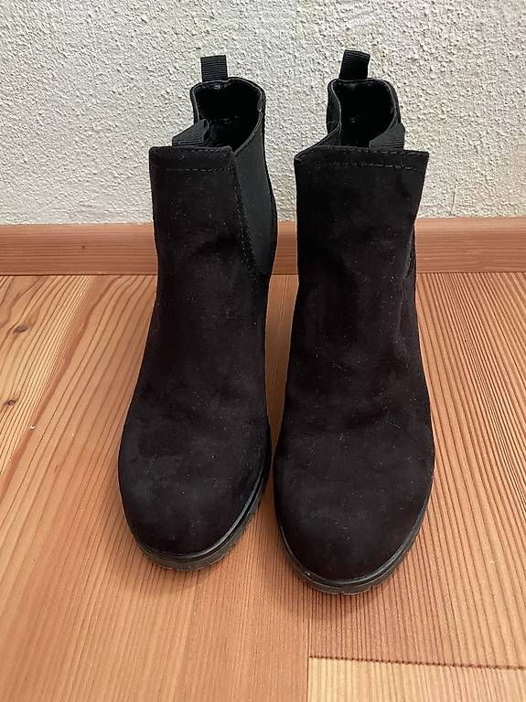 Damenschuhe: Stiefel – Gebraucht aus Ittigen von sel_fm7s 2