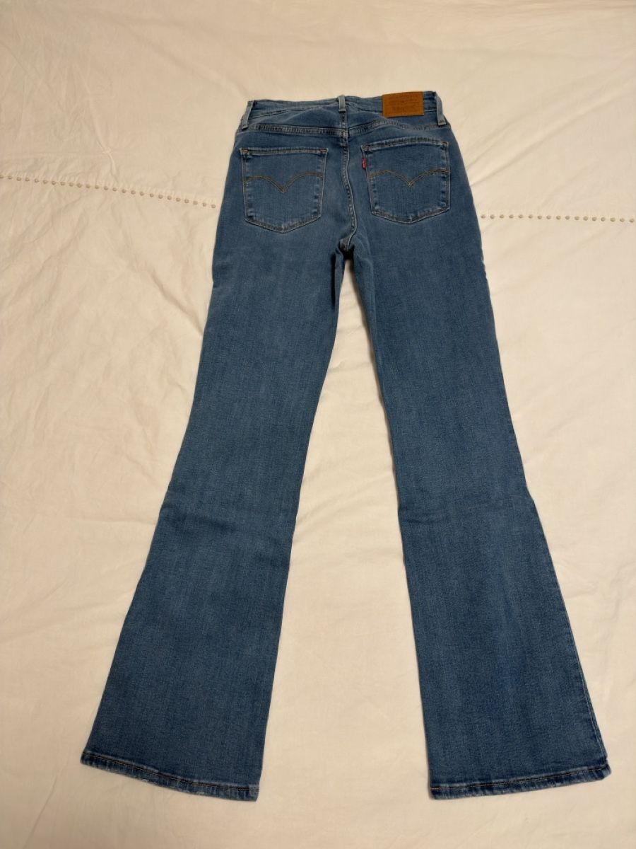 Levi's Jeans: Levi's – Nuovo (secondo la descrizione) da Altdorf UR venduto da jen_c55l 1