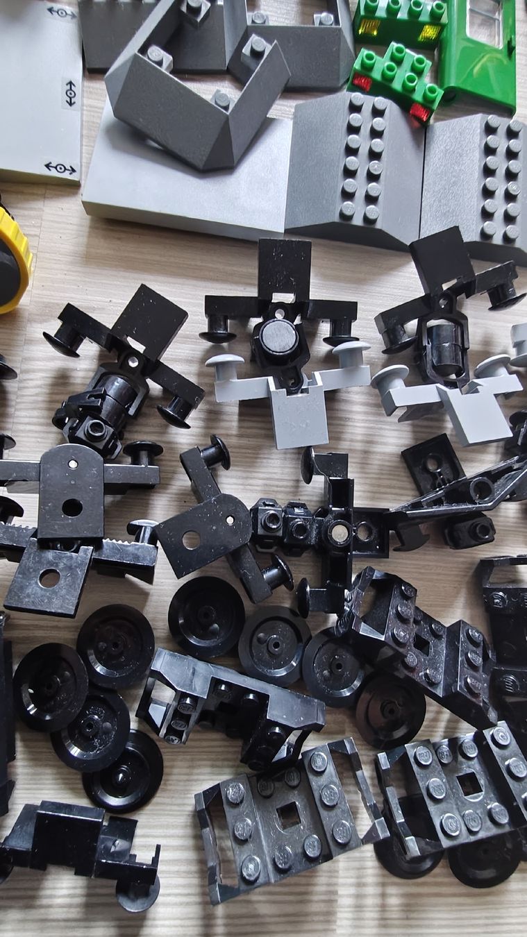 Lego Jouets: Lego Eisenbahn Teile gemischt. – D'occasion à Effretikon par Superkarin7 5
