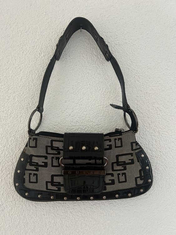 Vintage Guess Shoulder Bag Stylish Y2K Throwback! (Difettoso) a