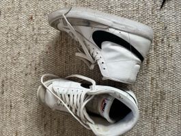 Nike Schuhe (Zeitloses Modell mit Gebrauchsspuren) 
