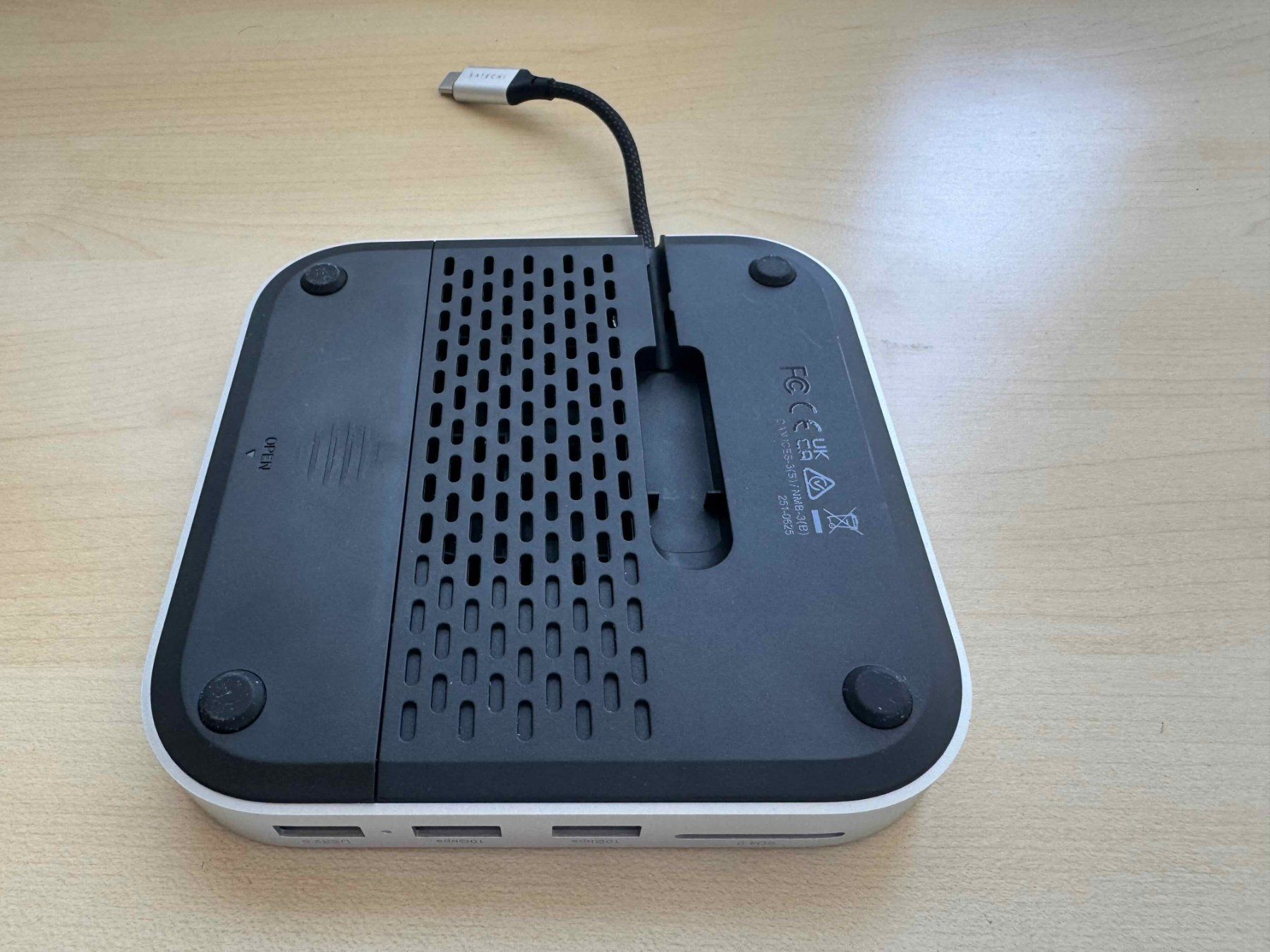 Satechi Docking station: SSD 1Tb with Satechi Mac Mini M4 Stand & Hub – Usato da Thalwil venduto da smans 3