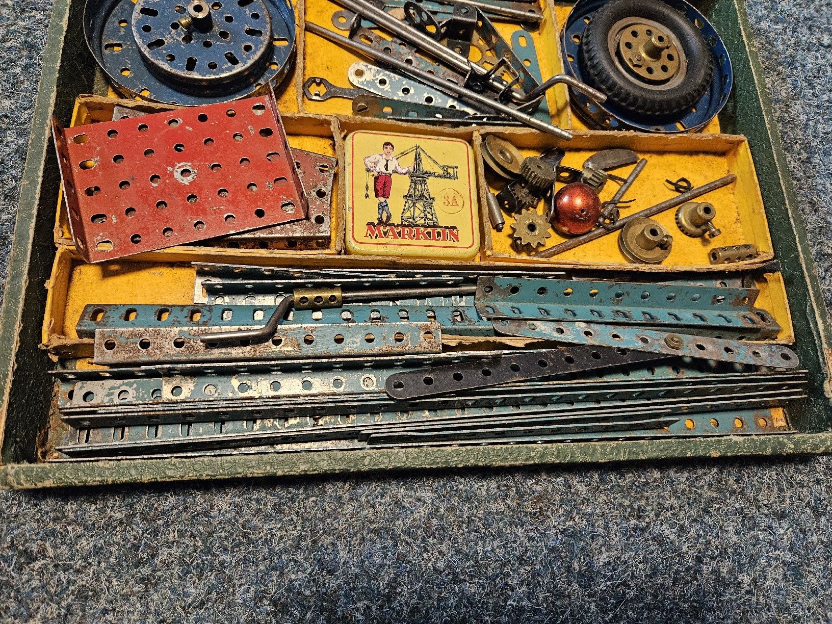 Kit di costruzioni: Metall Baukastenteile Märklin – Usato da Haslen GL venduto da Sandra40 3