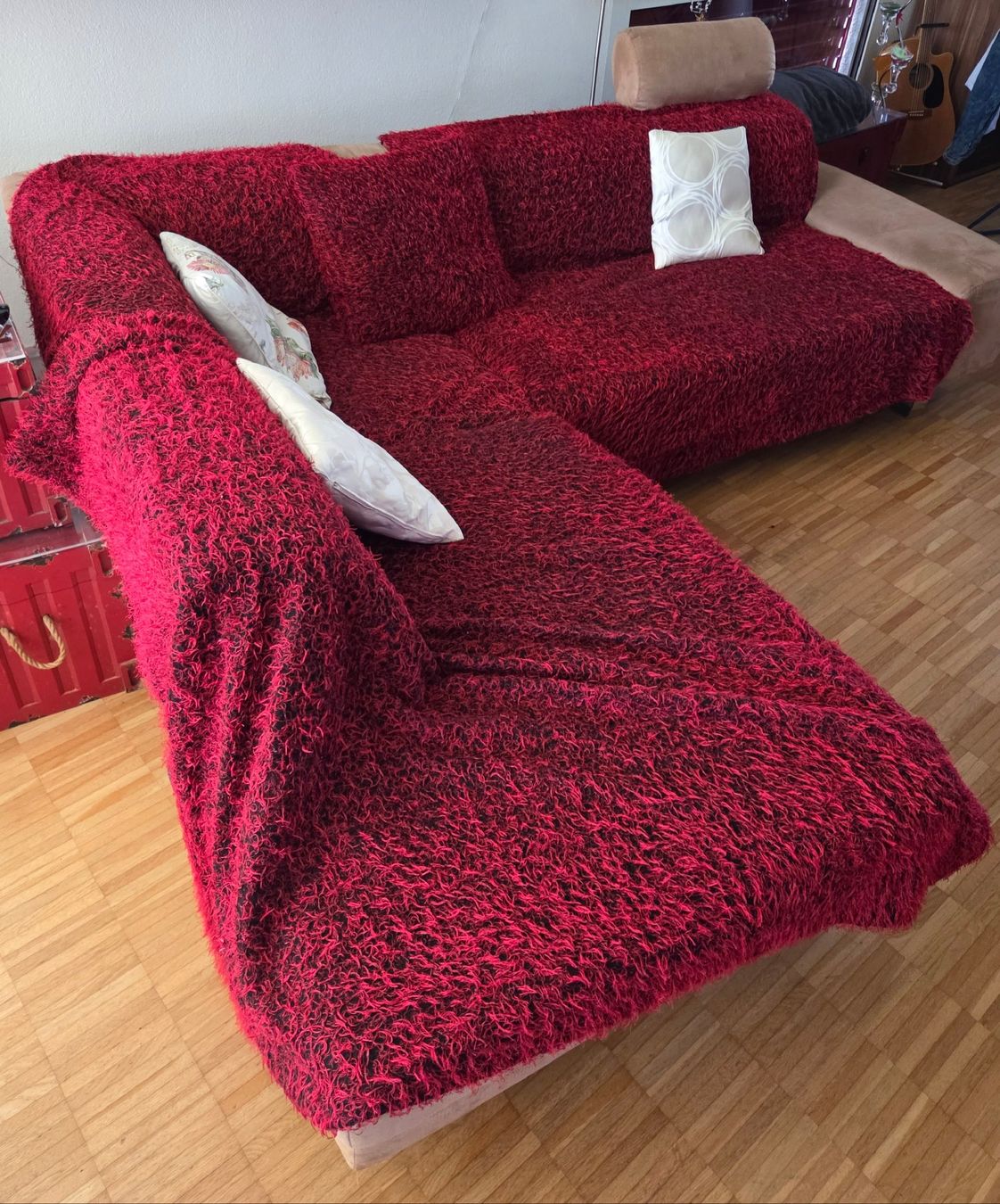 Sofas: Hochwertige Eckcouch / Sofagarnitur in Beige inkl. Hocker – Gebraucht aus Möhlin von Azbi 4