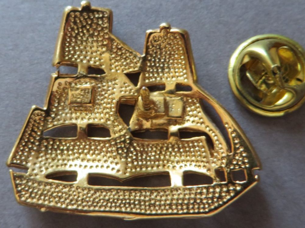 Placchette & Badge: PIN, SEGELSCHIFF SCHMUCKPIN, goldfarben – Usato da Neuhausen venduto da luckimucki 1