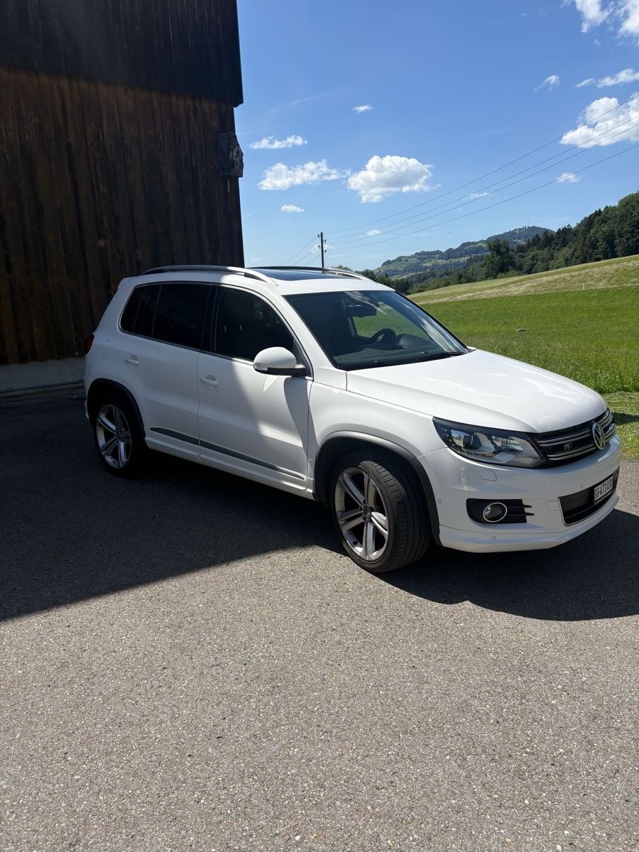 VW Automobili: VW Tiguan 2.0 TSI weiss – Usato da Goldingen venduto da Wolfi04