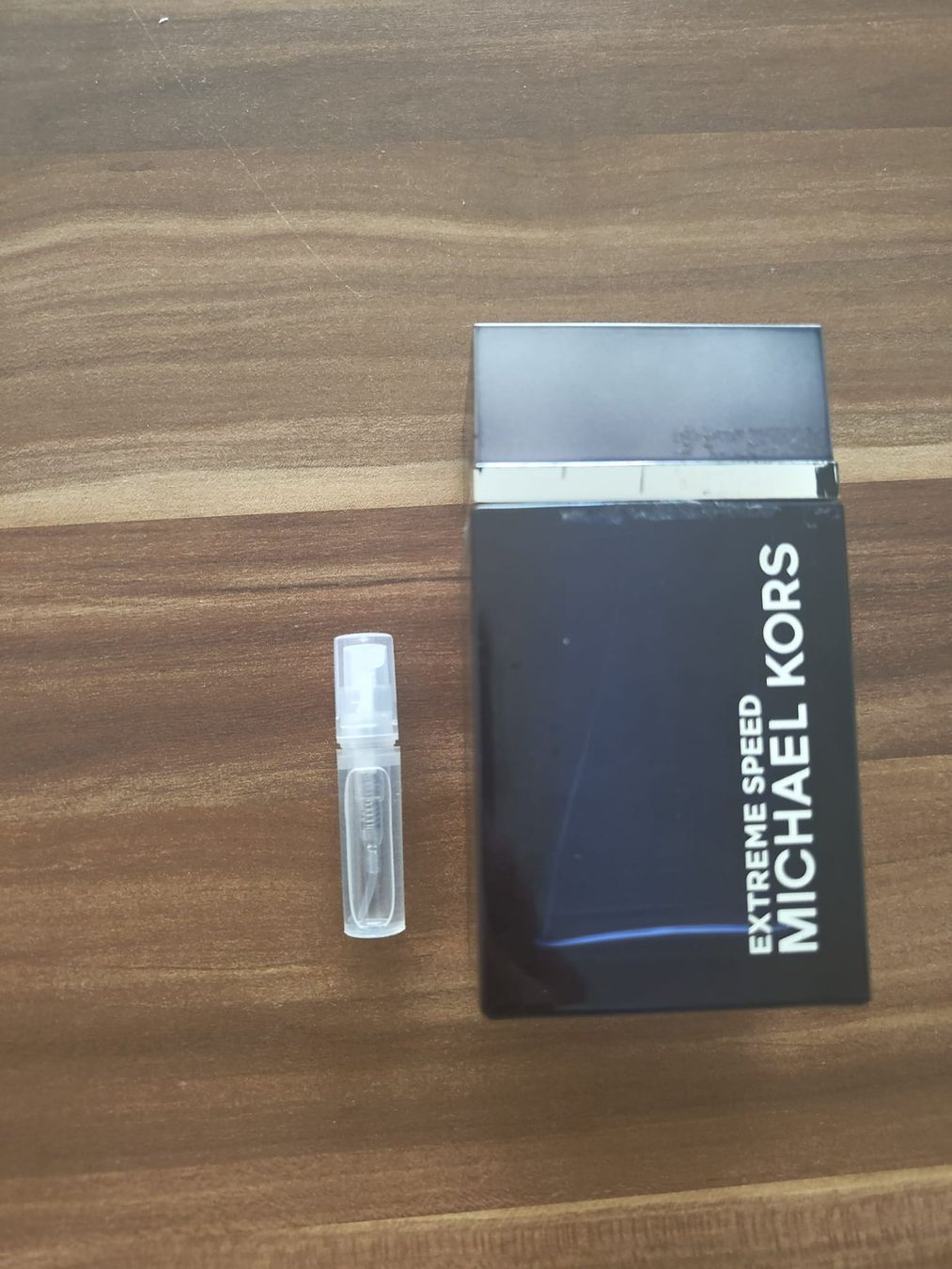 Michael Kors Profumi & Eau de Toilette: Michael Kors Extreme Speed EDT Duftprobe – Nuovo (secondo la descrizione) da Wil SG venduto da tomdirak