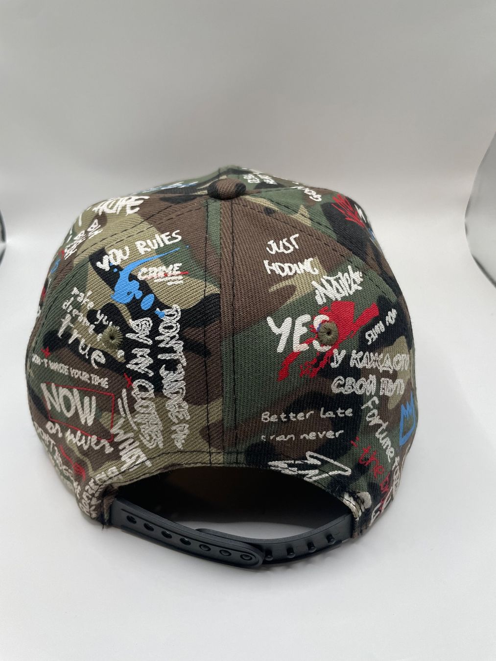 Lotti di vestiti: 1X Compton Cap 1X Graffiti Baseball cap , Camouflage Muster. – Usato da Bubikon venduto da SwissSecondLife 6