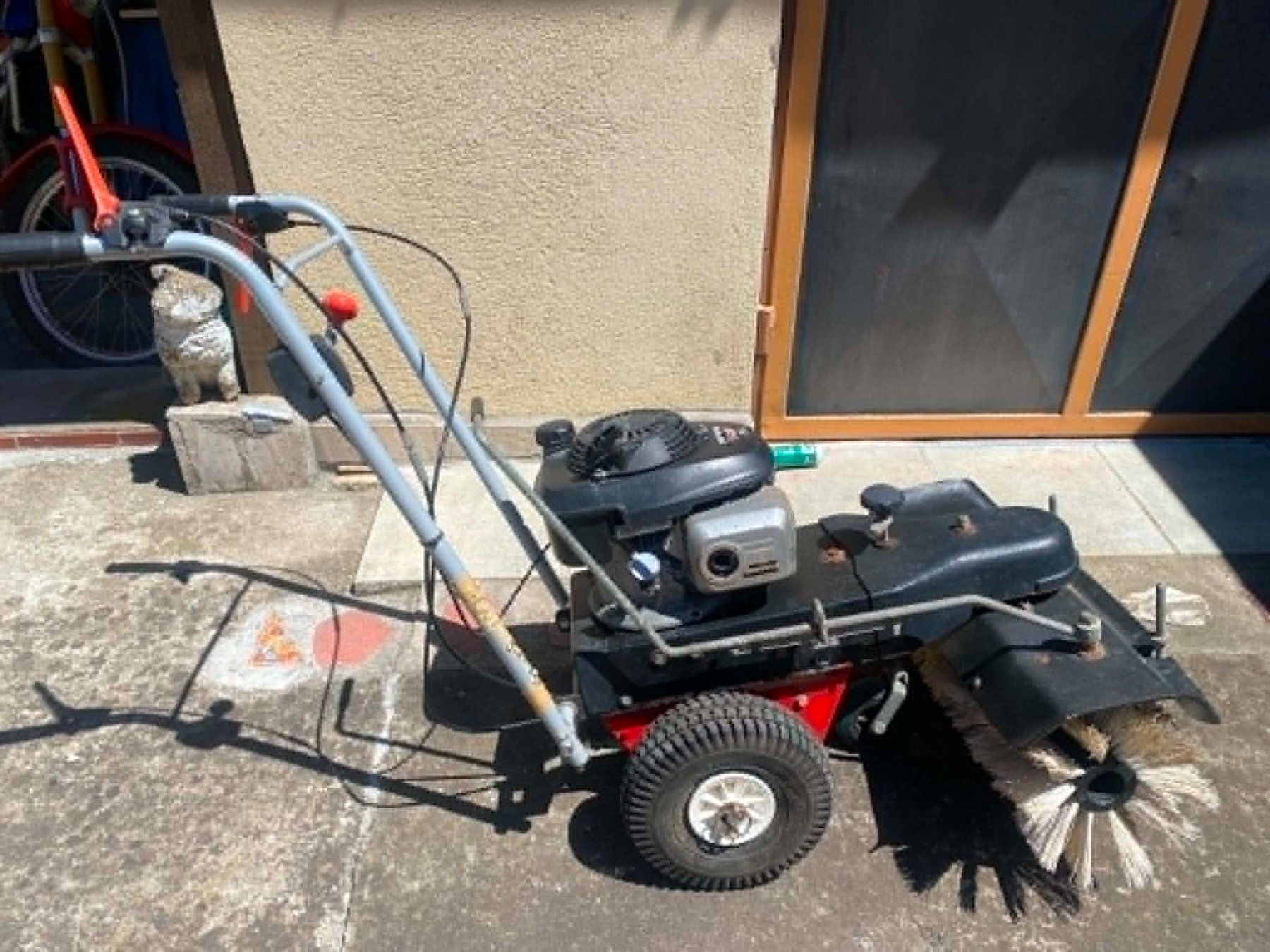 Honda Tutte le macchine: Honda Benzin Kehrmaschine – Usato da Allschwil venduto da mick-fed