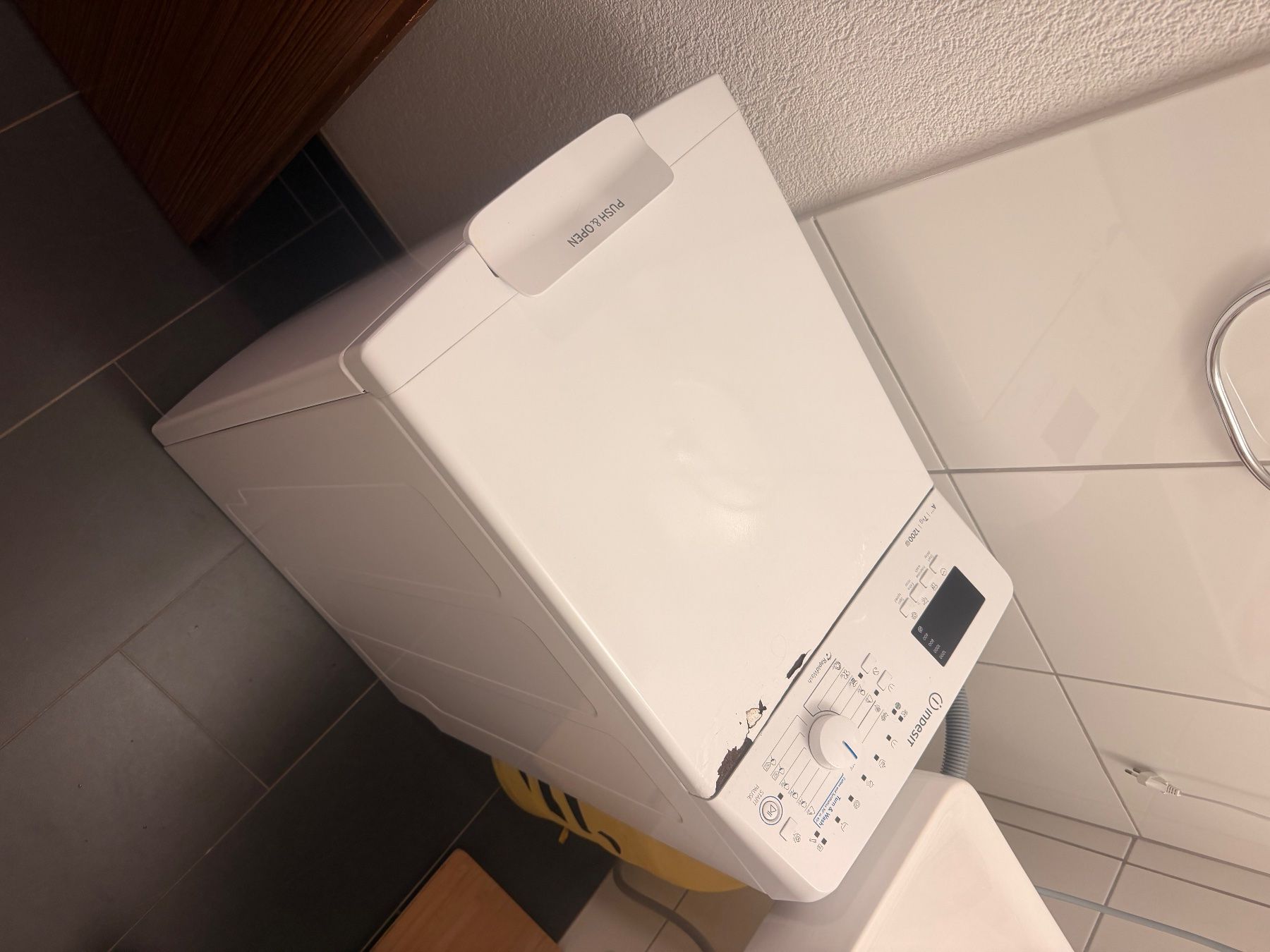 Machines à laver: Waschmaschine Indesit – D'occasion à Bettwiesen par dam_l2rd 1