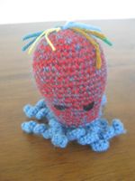Amigurumi Oktopus mit Quietschton, Handarbeit