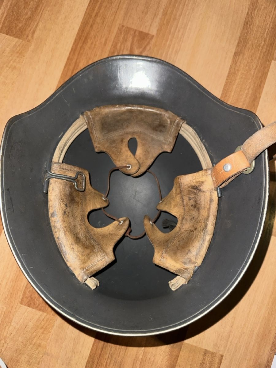 Schweizer Armee Uniformi & Effetti personali: Schweizer Armee Helm, Stahlhelm #2 – Usato da St.Gallen venduto da maierm01 3