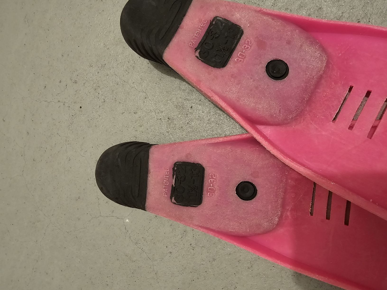 Flossen, Masken & Schnorchel: Flossen pink Gr.31 – Gebraucht aus Uetendorf von ste_g8wp 1