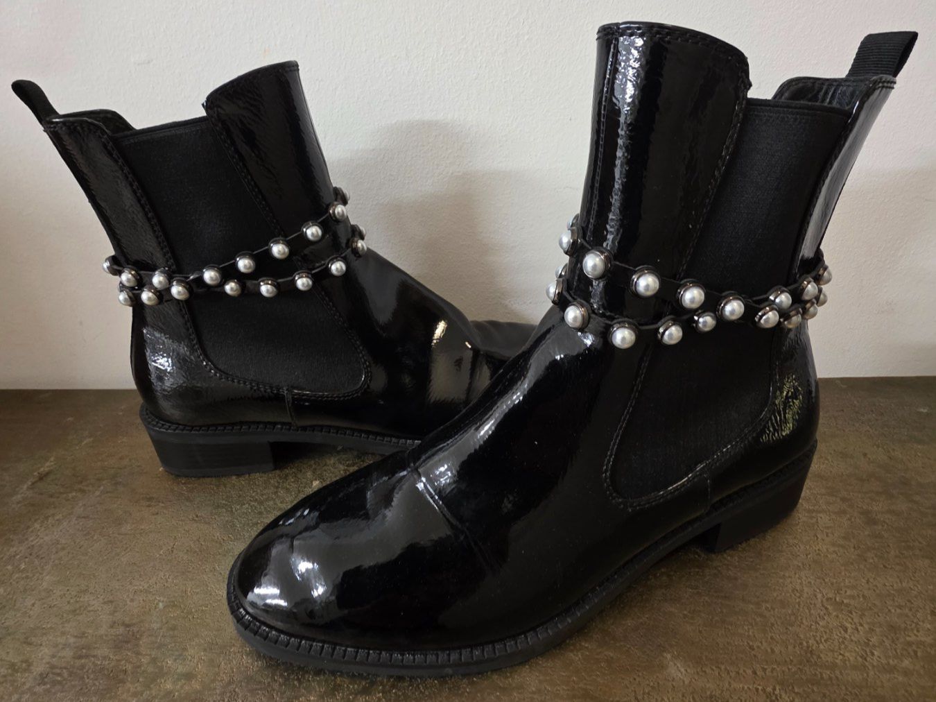 Tamaris Scarpe da donna: Stiefeletten schwarz mit Perlen – Usato da Altstätten SG venduto da Calendula-7