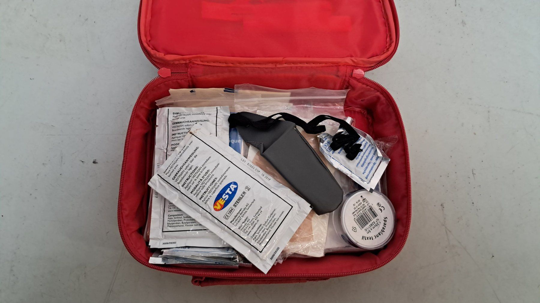 Kit di pronto soccorso: MIDI-BAG Autoapotheke DIN 13164 – Usato da Alpnach-Dorf venduto da Hess-Automobile 2