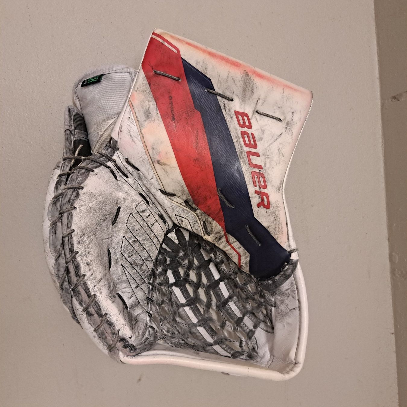 Bauer Protezioni & Imbottiture: Bauer Goalie Catcher Shadow – Usato da Kloten venduto da Ing_yv9j