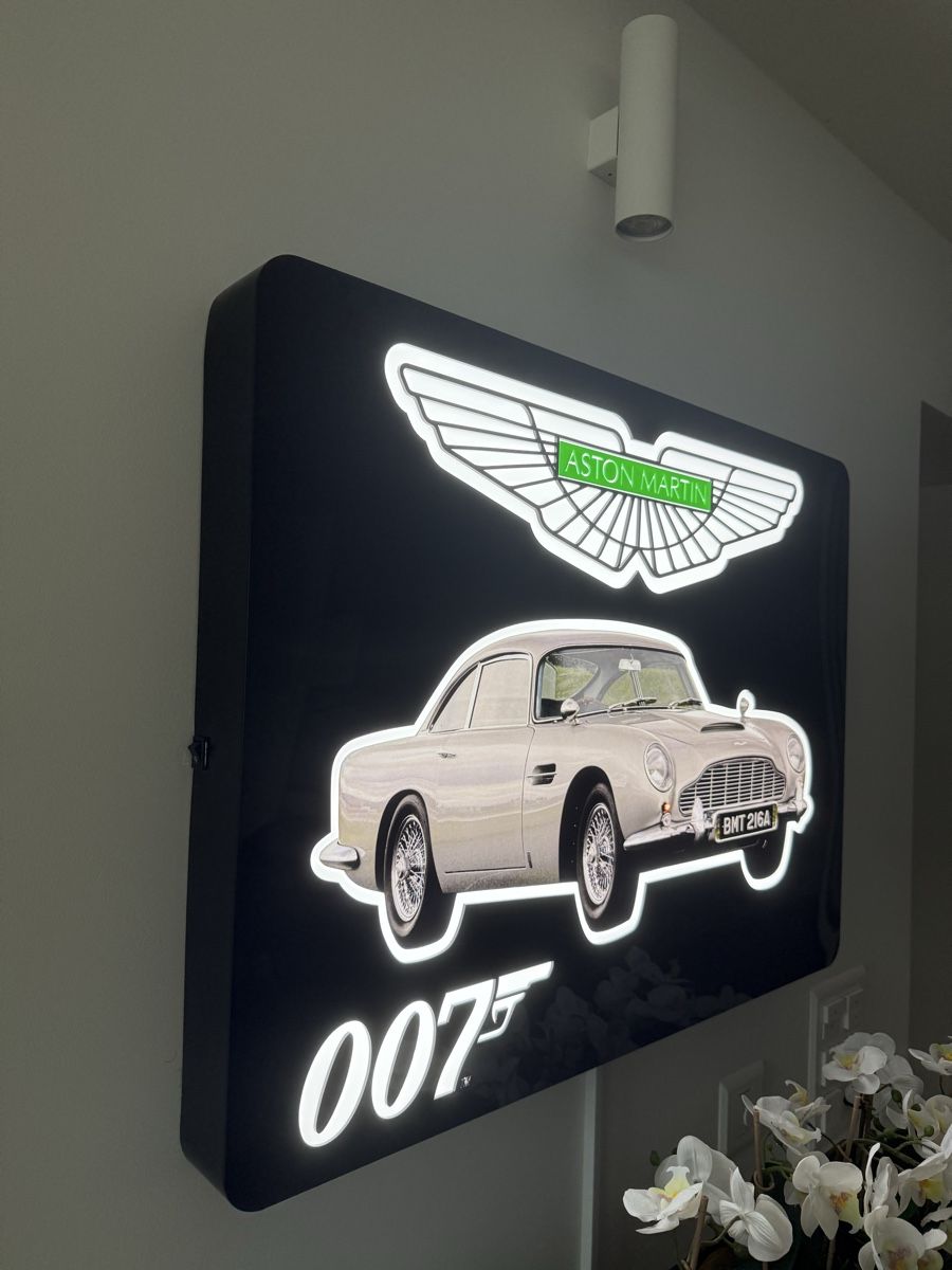 Aston Martin Insegne: Aston Martin LED Wandschild – Nuovo (secondo la descrizione) da Ostermundigen venduto da ivanvinci 3