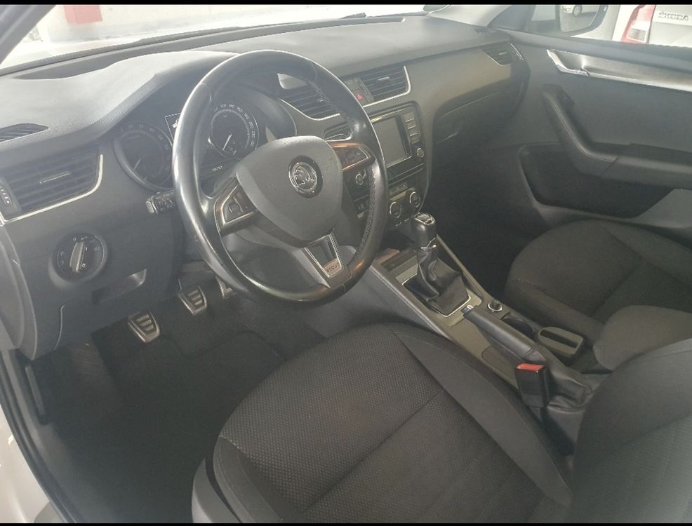 Skoda Automobili: Skoda Octavia Scout 2017 4x4 2.0TDI Handschaltung AHK MFK – Usato da Oberrohrdorf venduto da PieBu 3